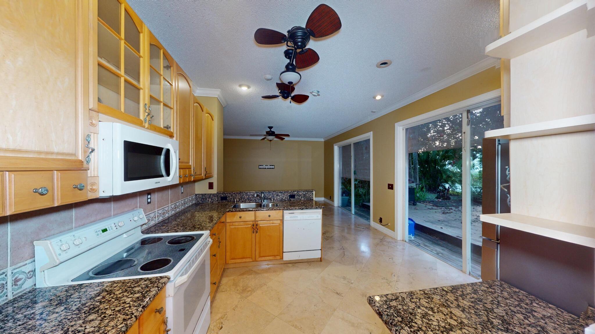 HAMMOCKS AT COCONUT CREEK - Residential Lease