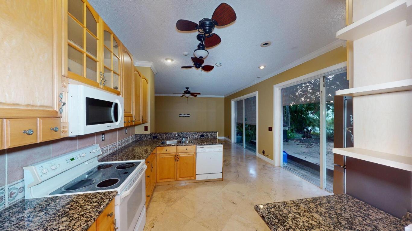 HAMMOCKS AT COCONUT CREEK - Residential Lease