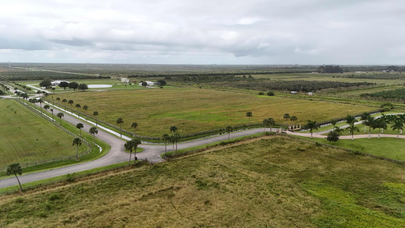 SOUTHERN STAR STABLES SUBDIVISION - Land