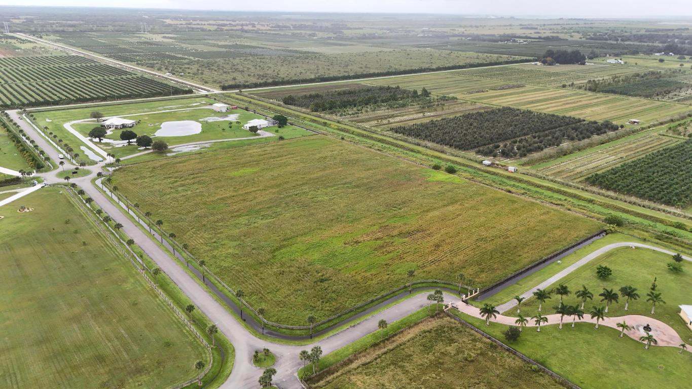 SOUTHERN STAR STABLES SUBDIVISION - Land