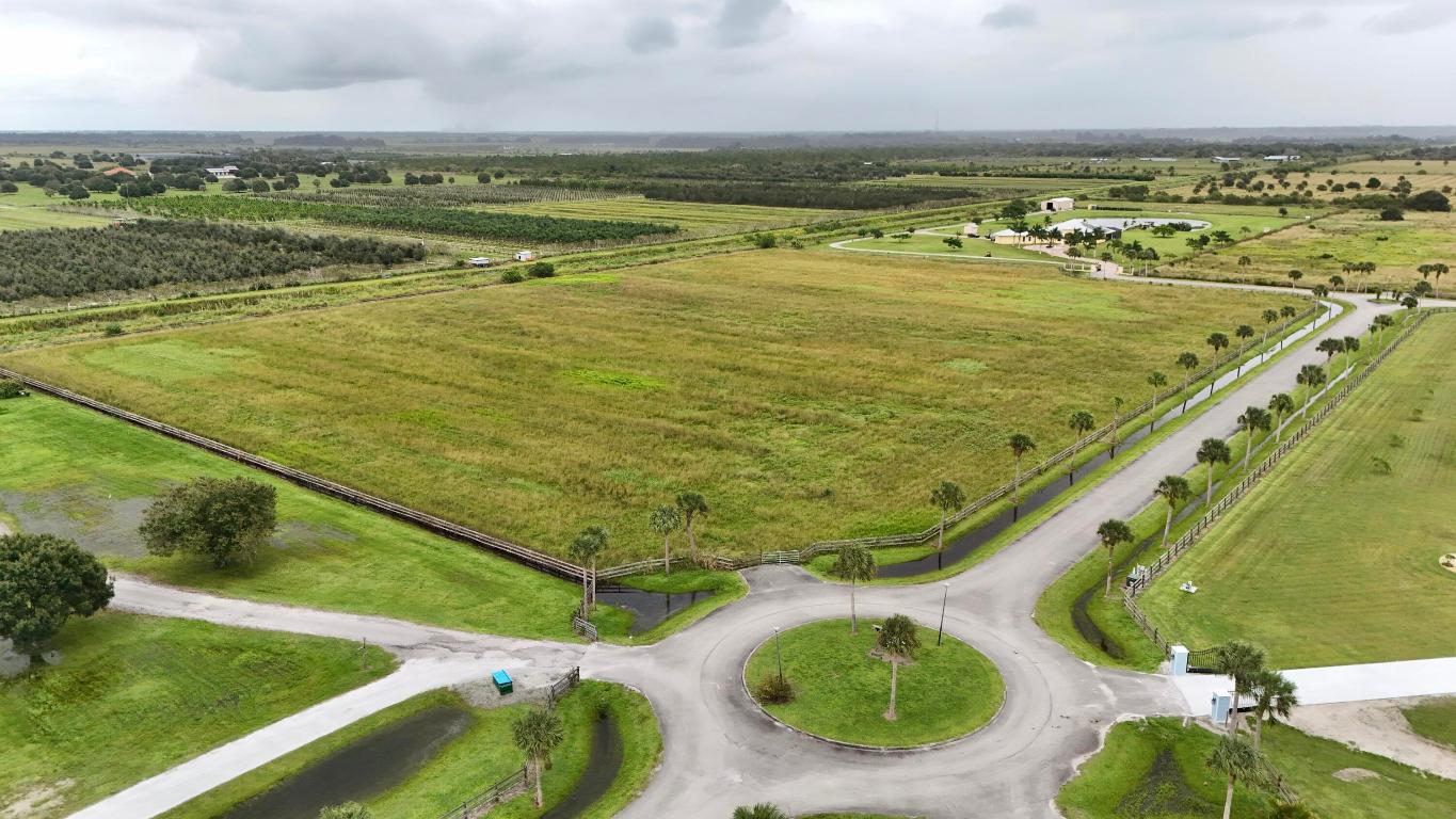 SOUTHERN STAR STABLES SUBDIVISION - Land