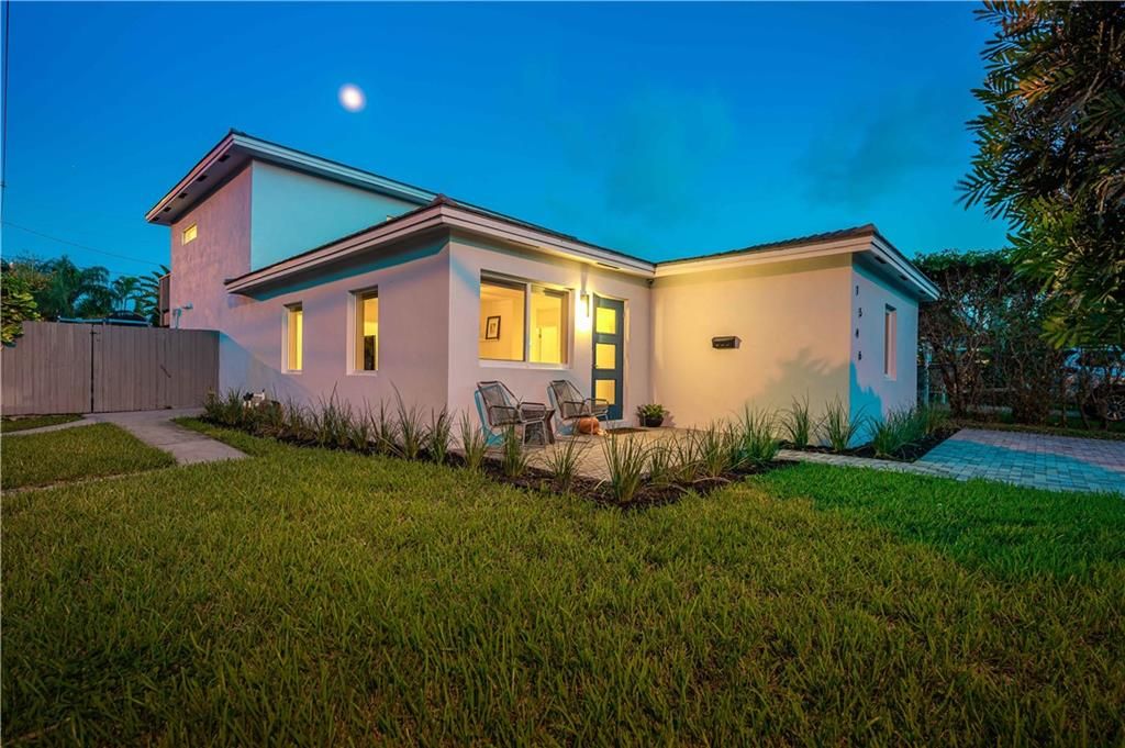 Photo of 1546 NE 17th Way, Fort Lauderdale, FL 33304 (MLS # F10255732)