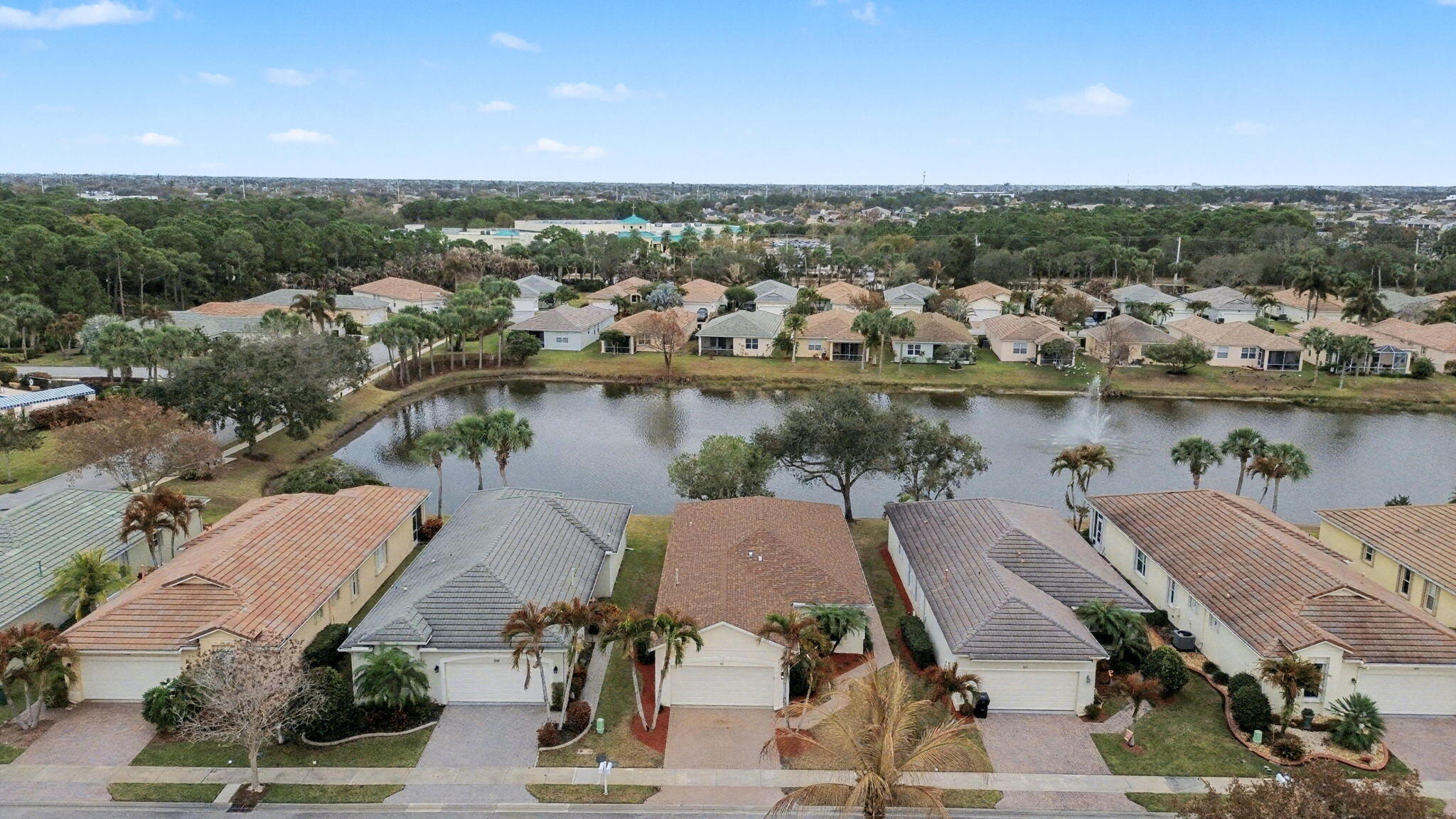 LAKEFOREST POINTE - Residential