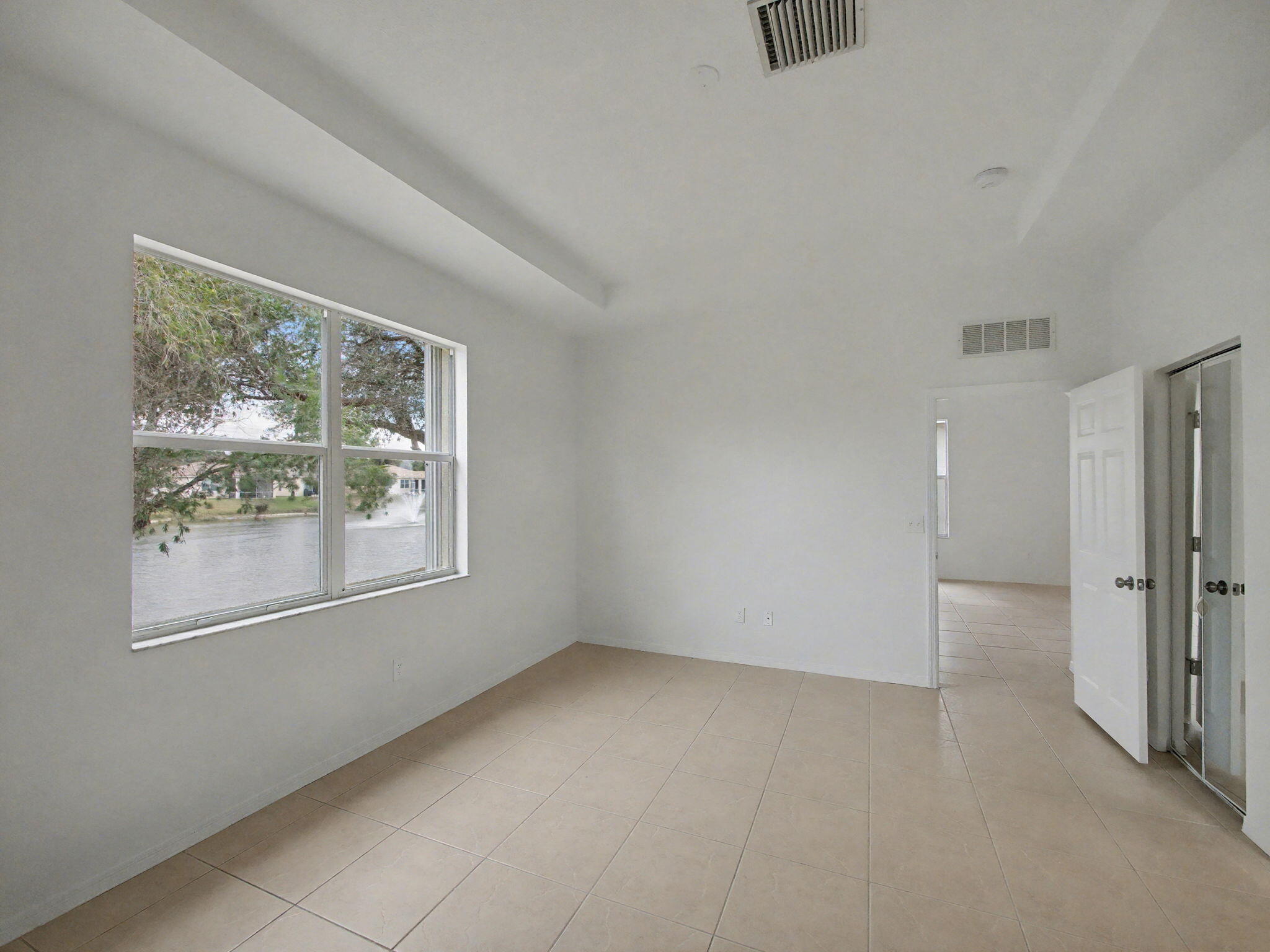 LAKEFOREST POINTE - Residential