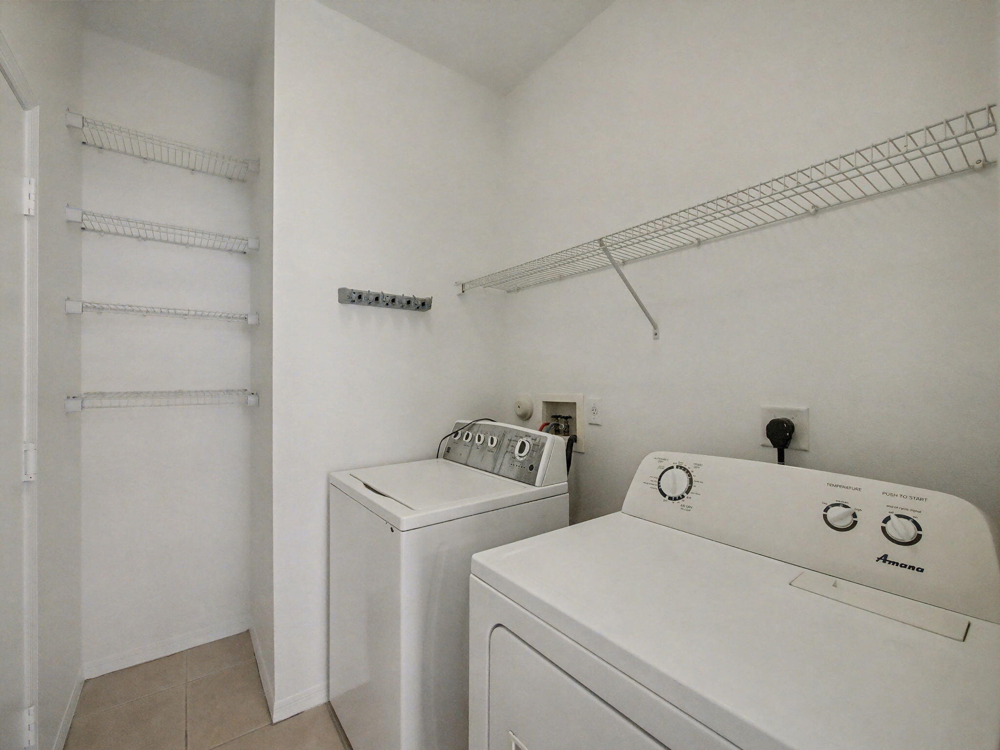 LAKEFOREST POINTE - Residential