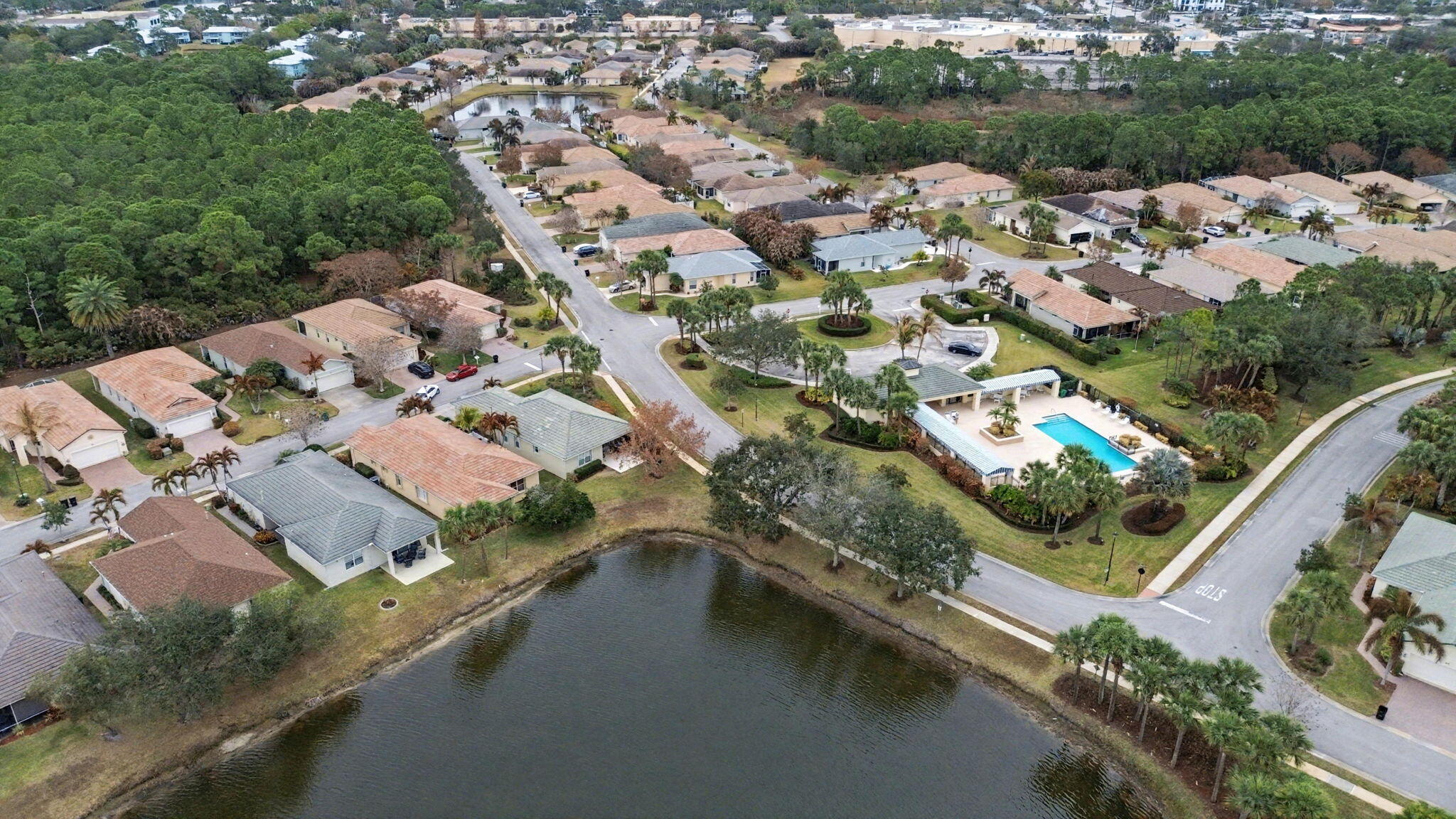 LAKEFOREST POINTE - Residential