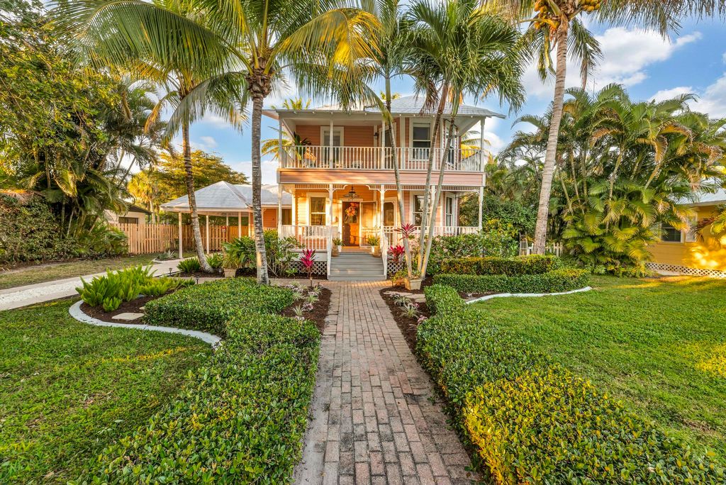 Photo of 813 SE Weir Street, Stuart, FL 34994 (MLS # R10777780)