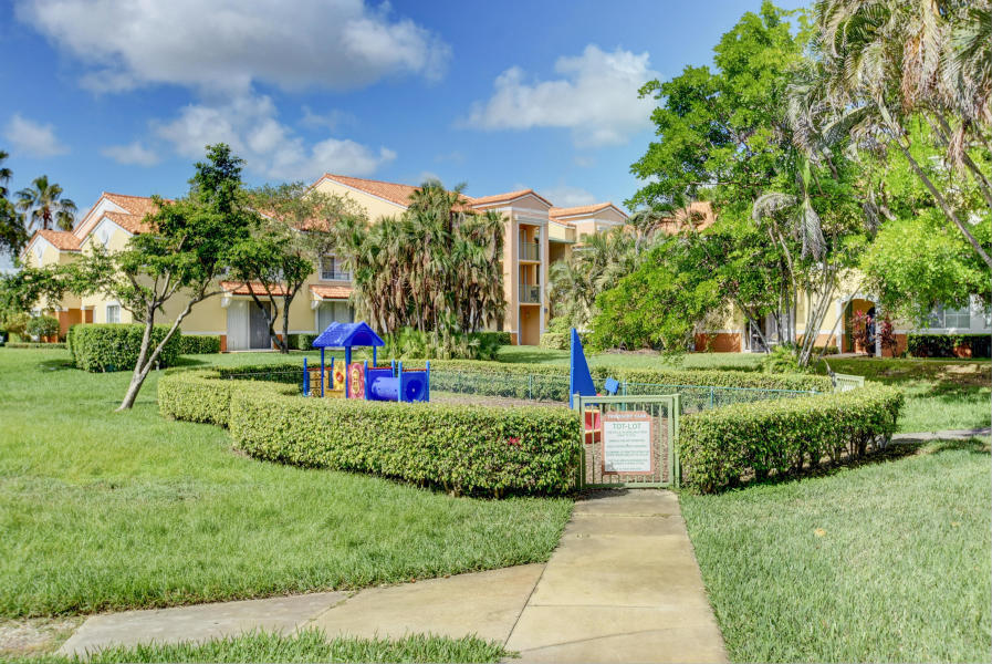 YACHT CLUB ON THE INTRACOASTAL CONDO - Residential