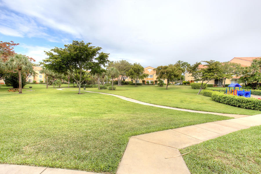 YACHT CLUB ON THE INTRACOASTAL CONDO - Residential