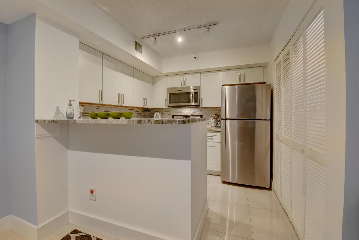 YACHT CLUB ON THE INTRACOASTAL CONDO - Residential