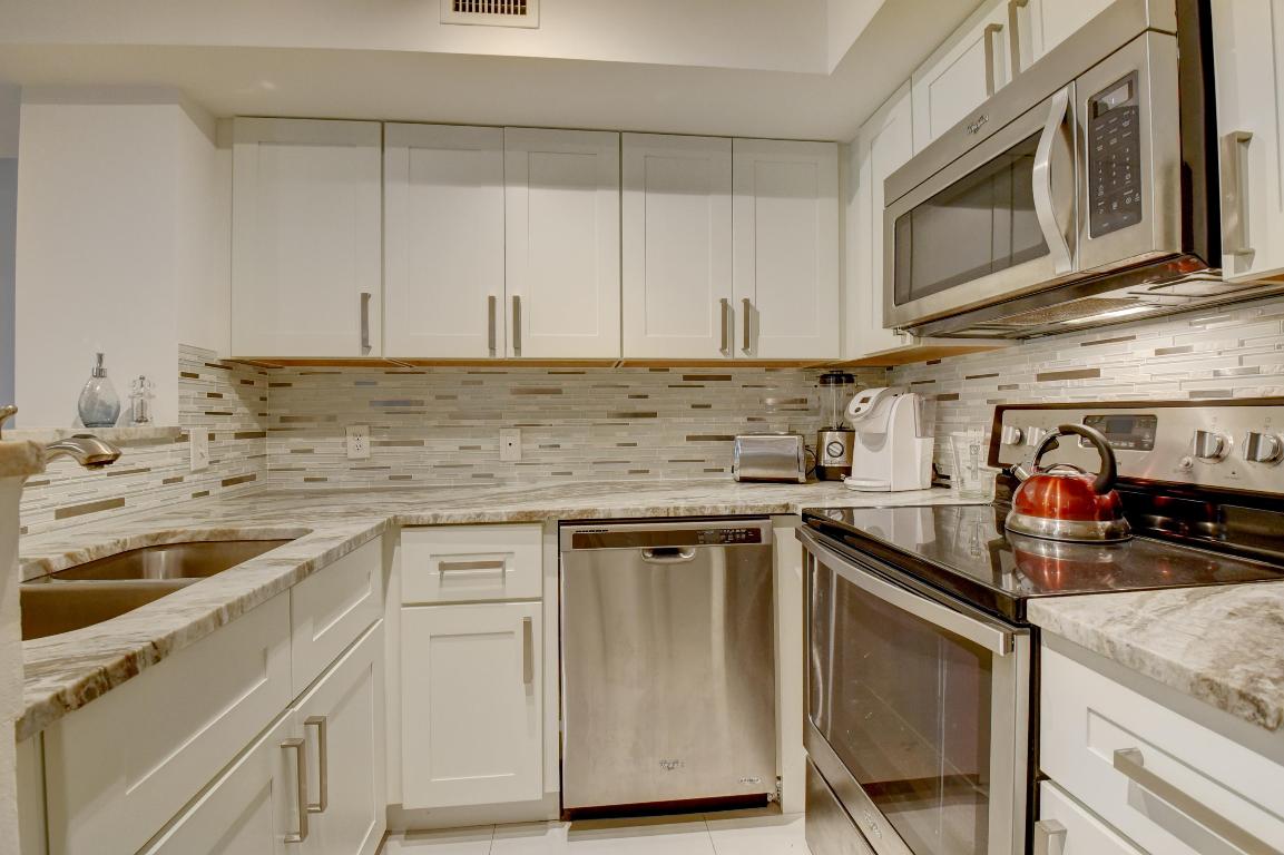 YACHT CLUB ON THE INTRACOASTAL CONDO - Residential