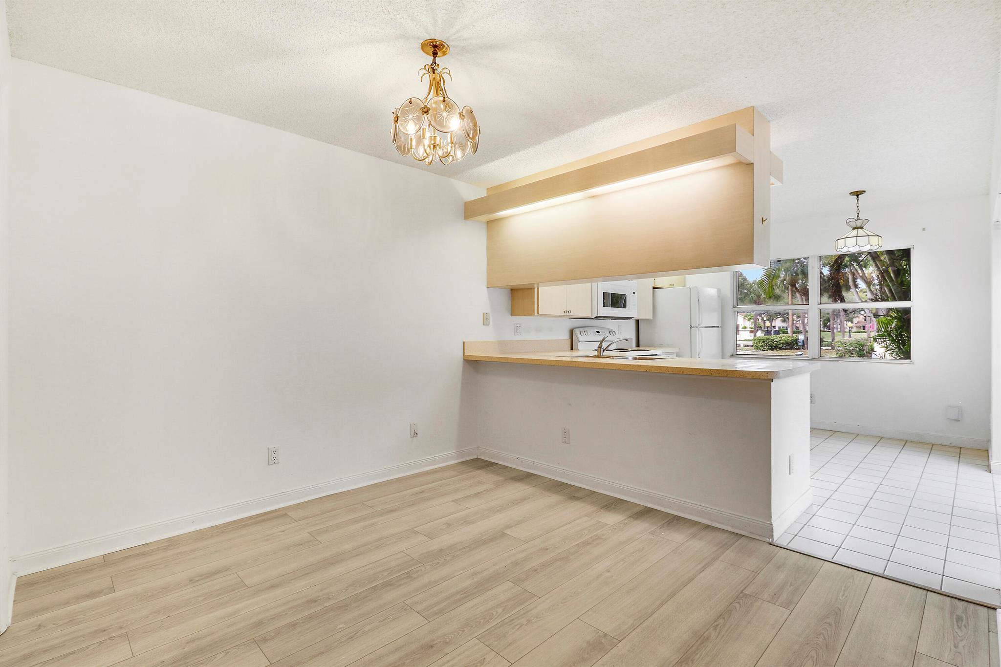 WELLESLEY AT LAKE CLARKE - Residential