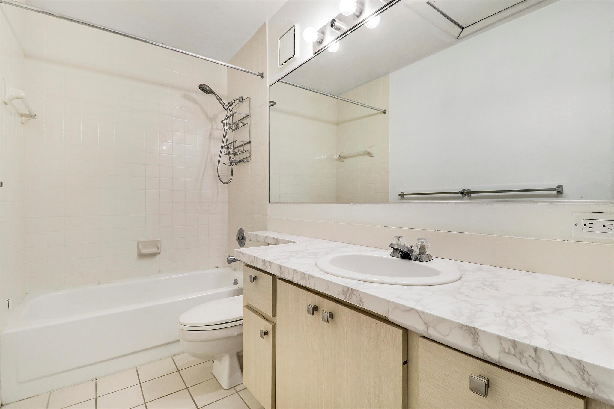 WELLESLEY AT LAKE CLARKE - Residential