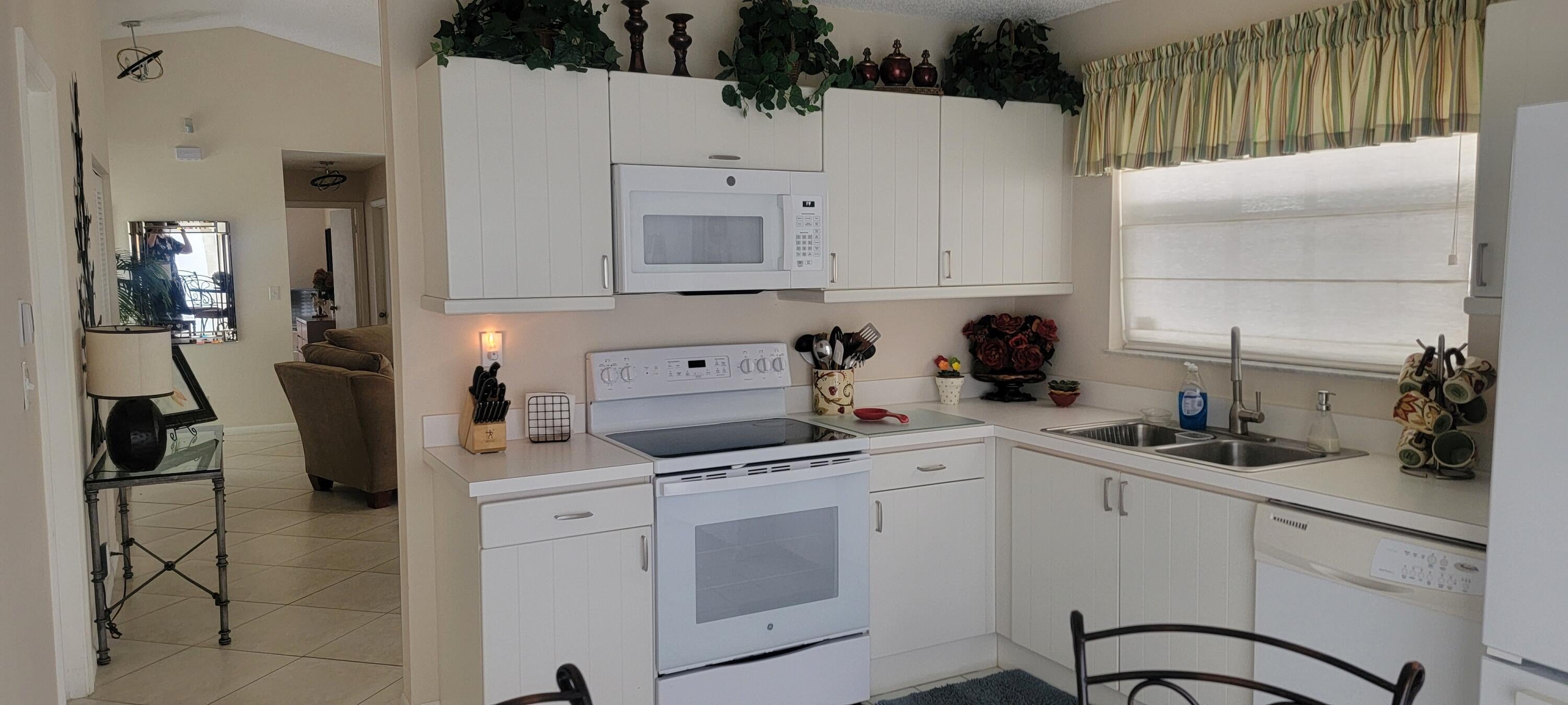 Properties 2529 BEDFORD MEWS Drive