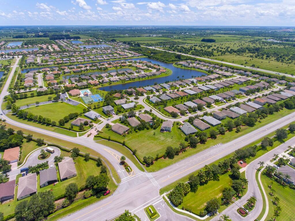 Citrus Springs Village D Valencia - Residential