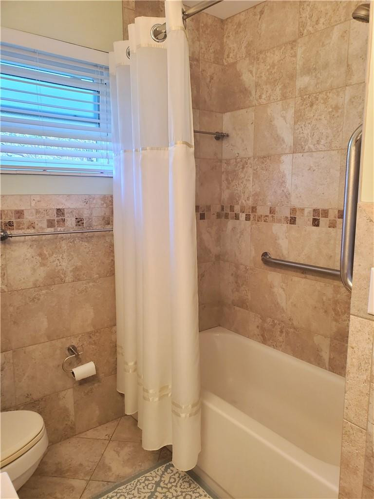 CRESTHAVEN VILLAS 9 CONDO - Residential