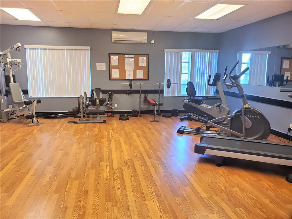 CRESTHAVEN VILLAS 9 CONDO - Residential