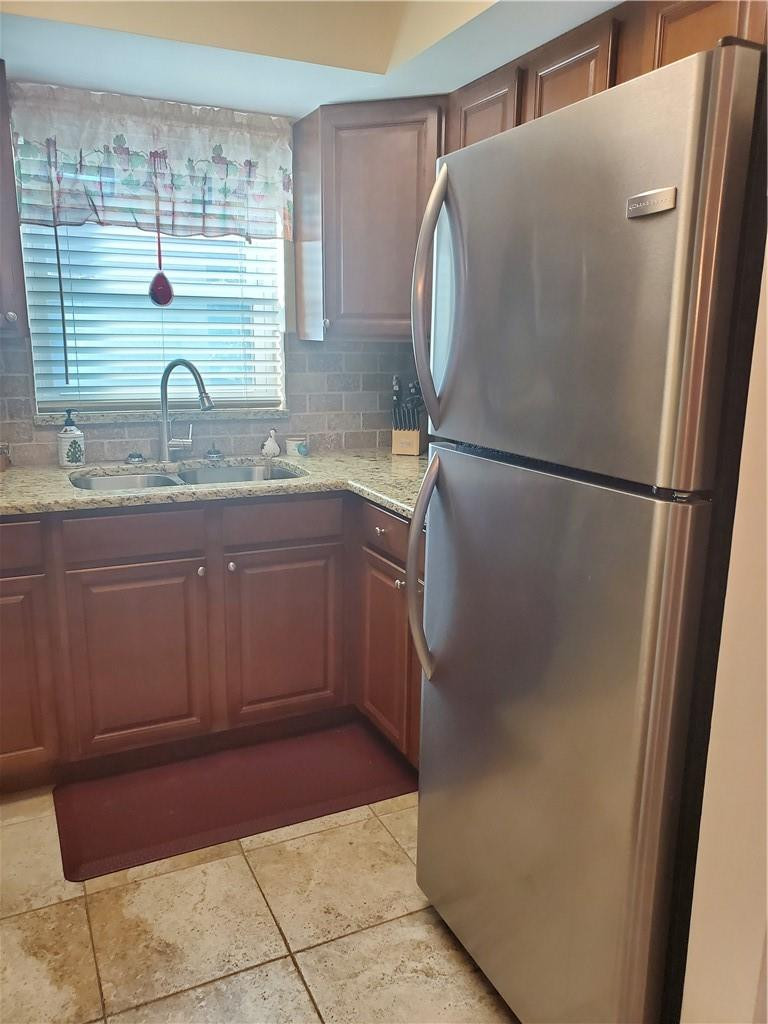 CRESTHAVEN VILLAS 9 CONDO - Residential