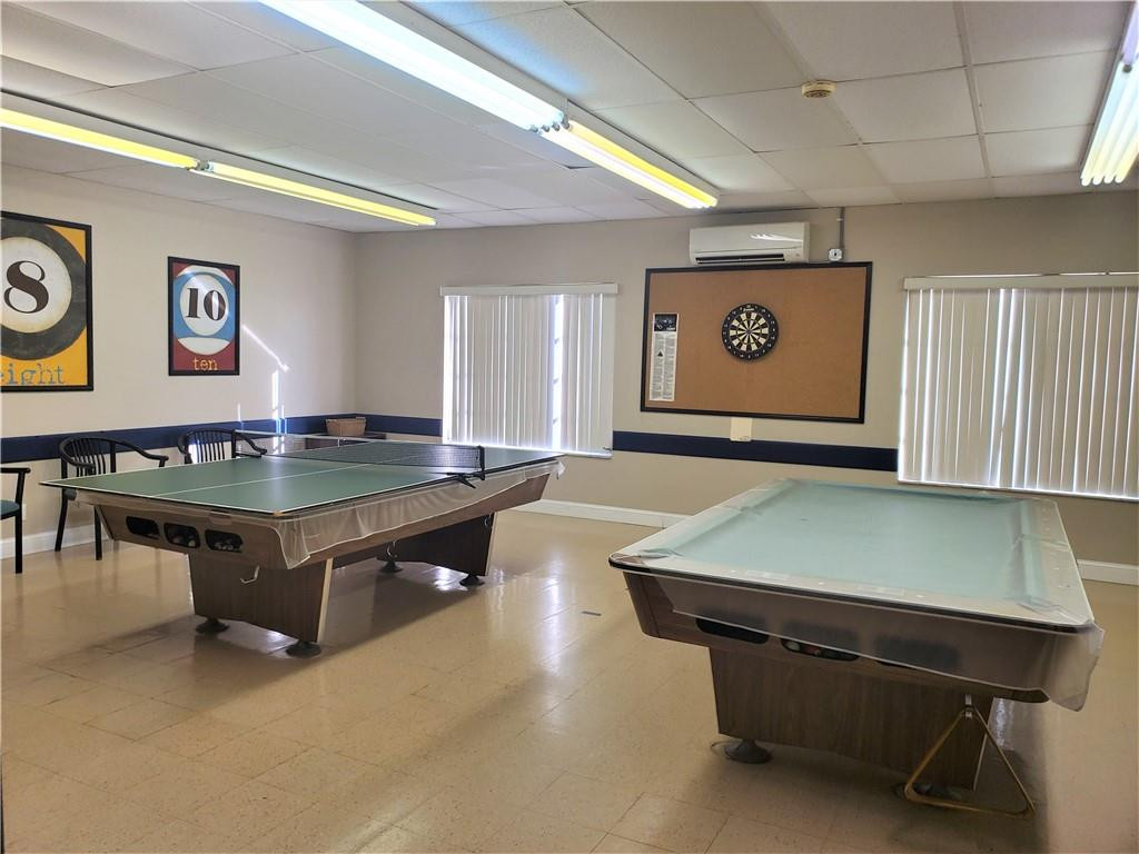 CRESTHAVEN VILLAS 9 CONDO - Residential