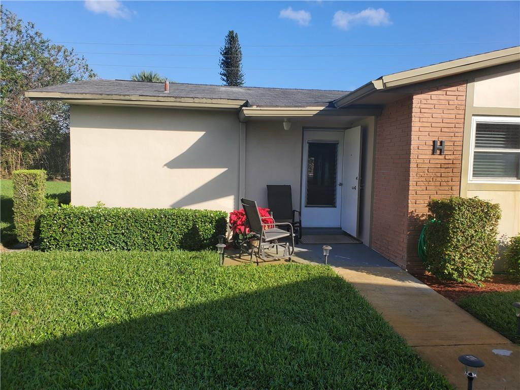 CRESTHAVEN VILLAS 9 CONDO - Residential