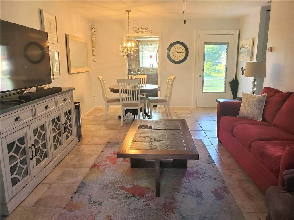 CRESTHAVEN VILLAS 9 CONDO - Residential