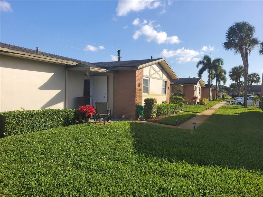 CRESTHAVEN VILLAS 9 CONDO - Residential