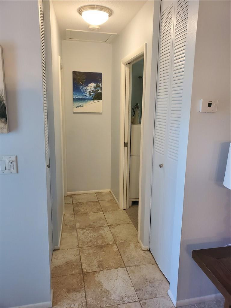 CRESTHAVEN VILLAS 9 CONDO - Residential