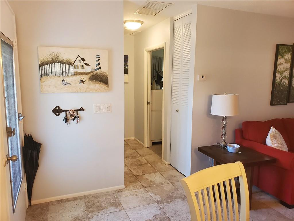 CRESTHAVEN VILLAS 9 CONDO - Residential