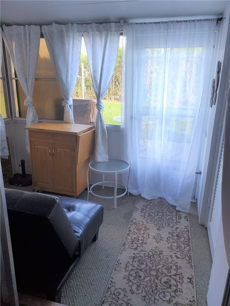 CRESTHAVEN VILLAS 9 CONDO - Residential