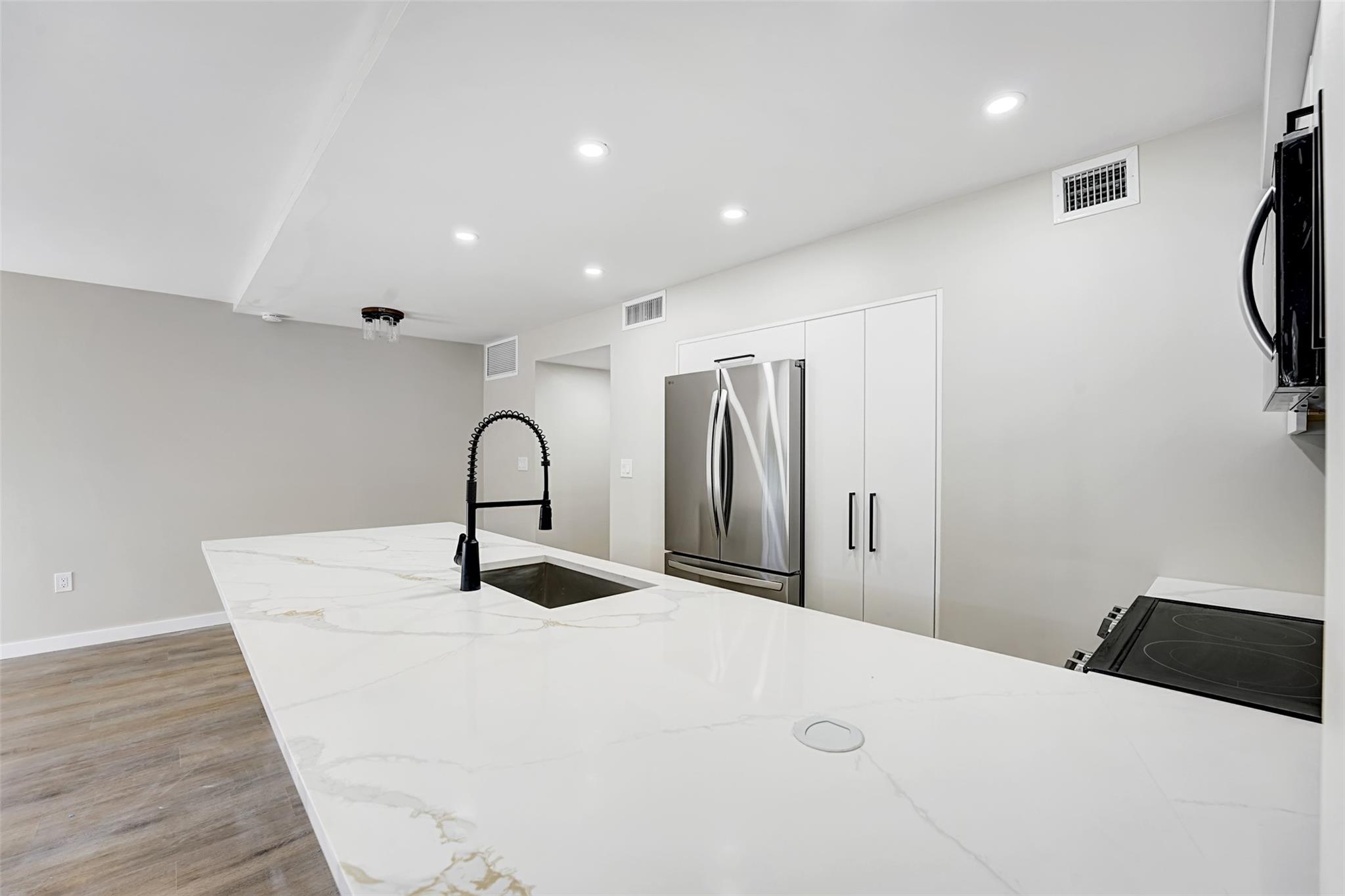 Nobel Point - Residential