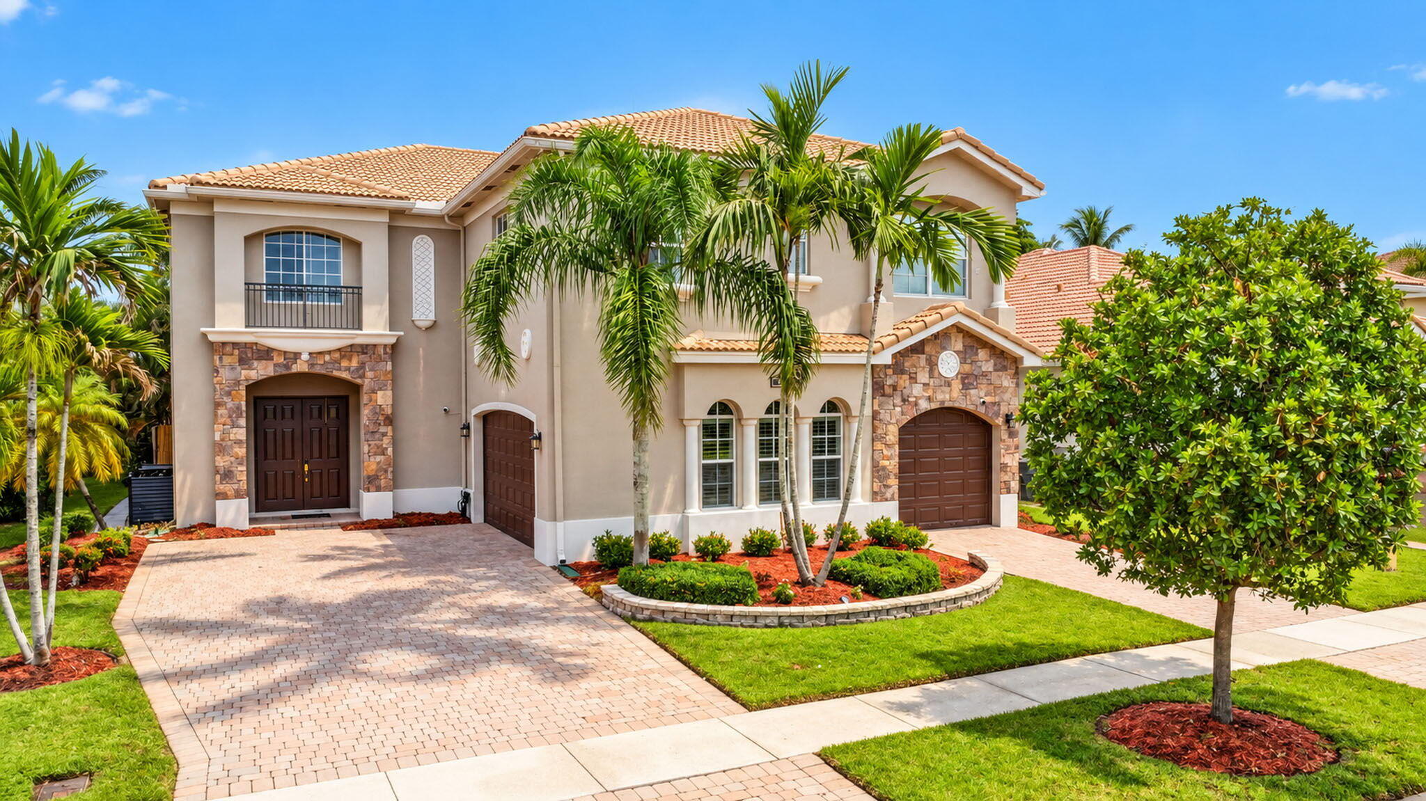 8776 Cobblestone Point Circle, Boynton Beach, FL, 33472/$1,375,000 2 8776 Cobblestone Point Circle