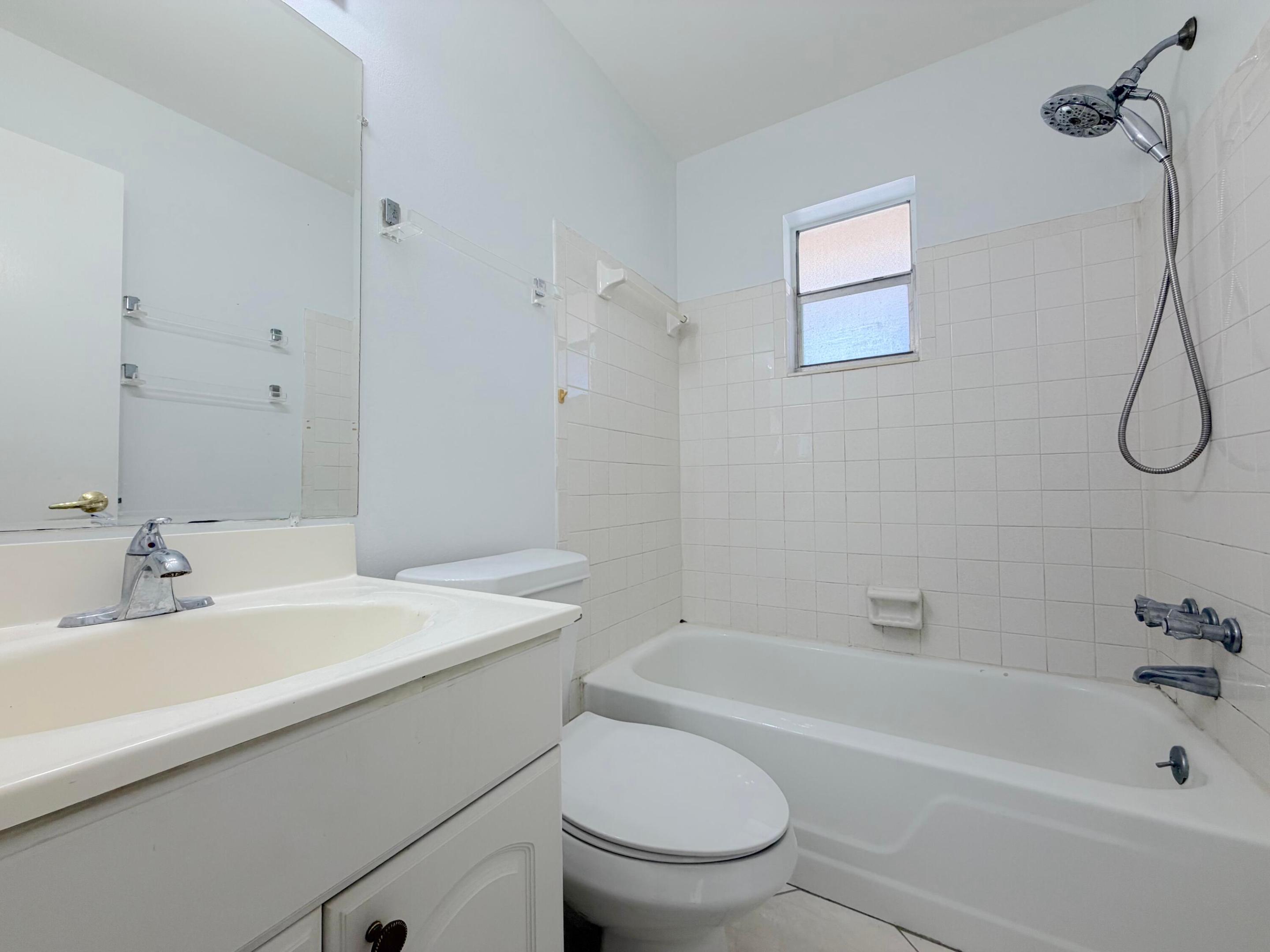 IMPERIAL VILLAS CONDO - Residential