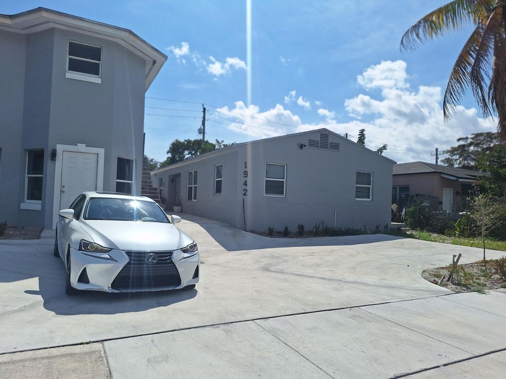 Photo of 1942 Buchanan Street, Hollywood, FL 33020 (MLS # B26014458)