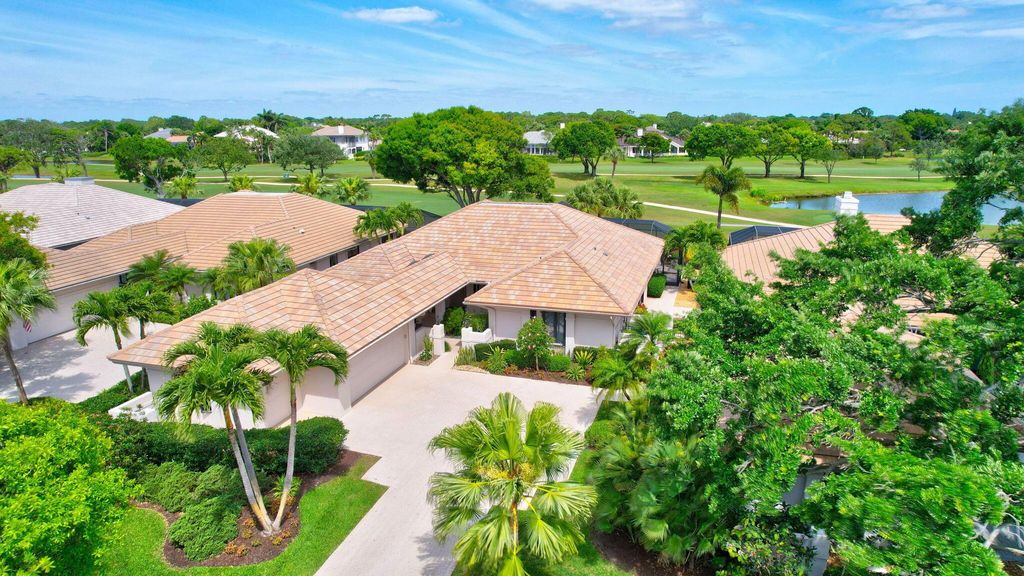 Photo of 6021 SE Oakmont Place, Stuart, FL 34997 (MLS # R10974702)