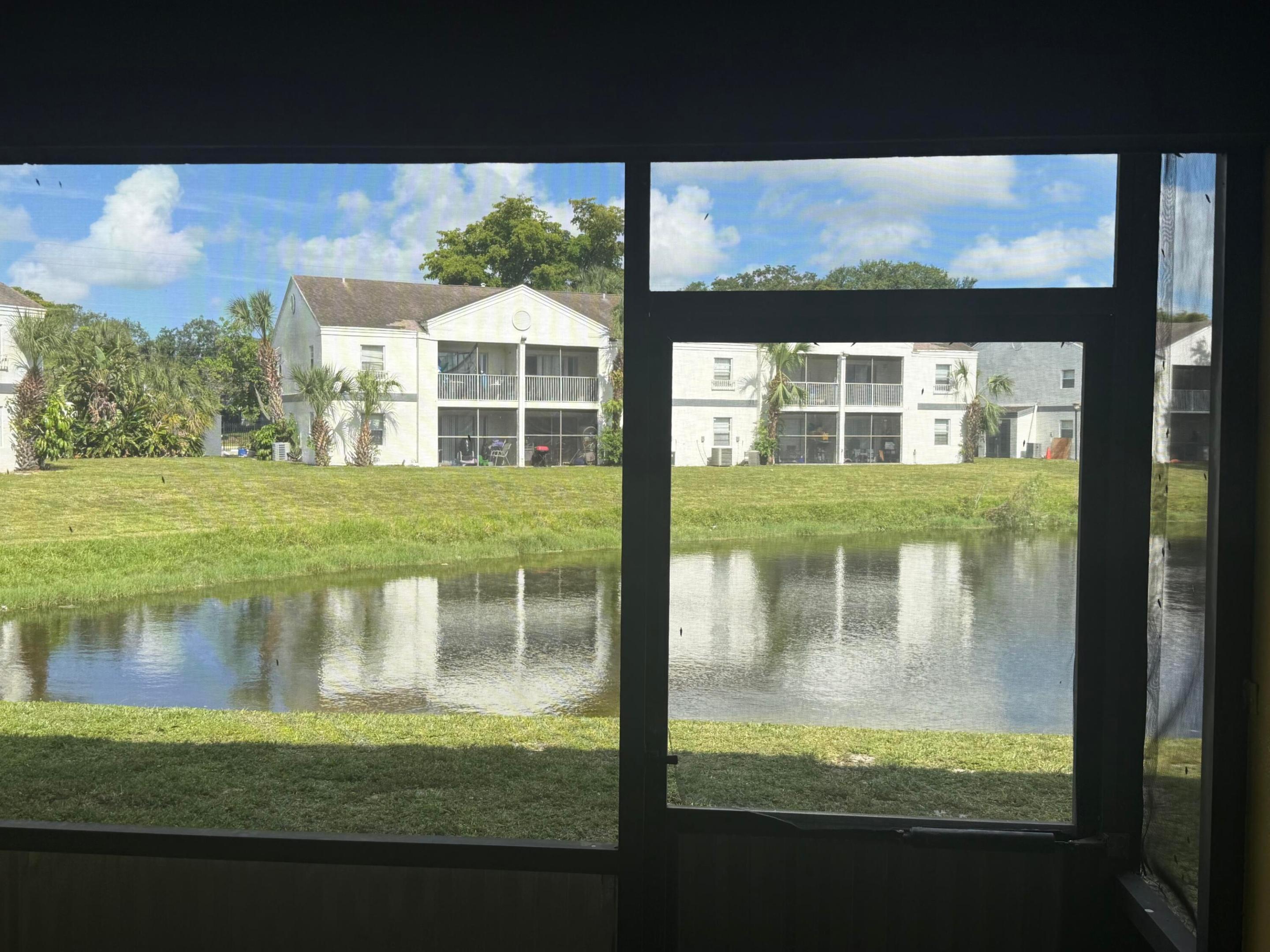 CIRCLE VILLAS (THE) CONDO - Residential
