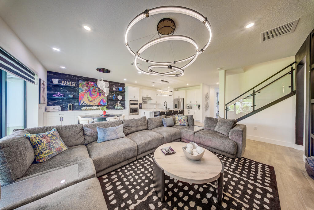 HENDRIX RESERVE - Residential