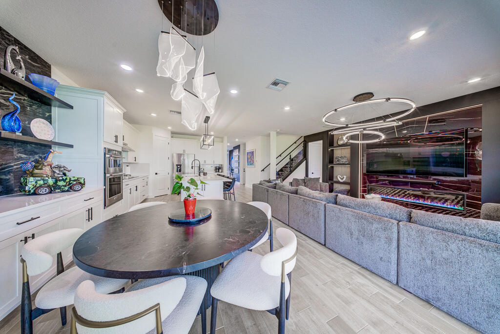 HENDRIX RESERVE - Residential