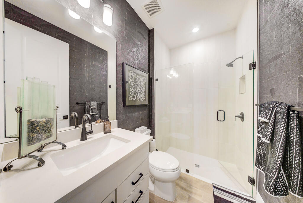 HENDRIX RESERVE - Residential