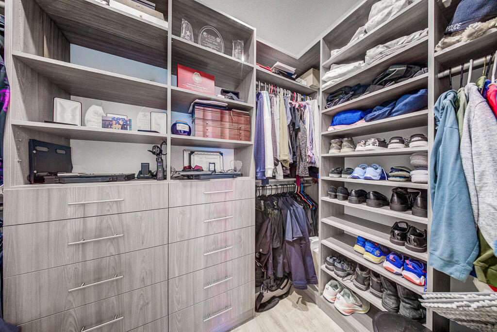 HENDRIX RESERVE - Residential