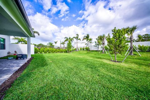 Tiny photo for 9721 Chora Tunel Way, Lake Worth, FL 33467 (MLS # B26012012)