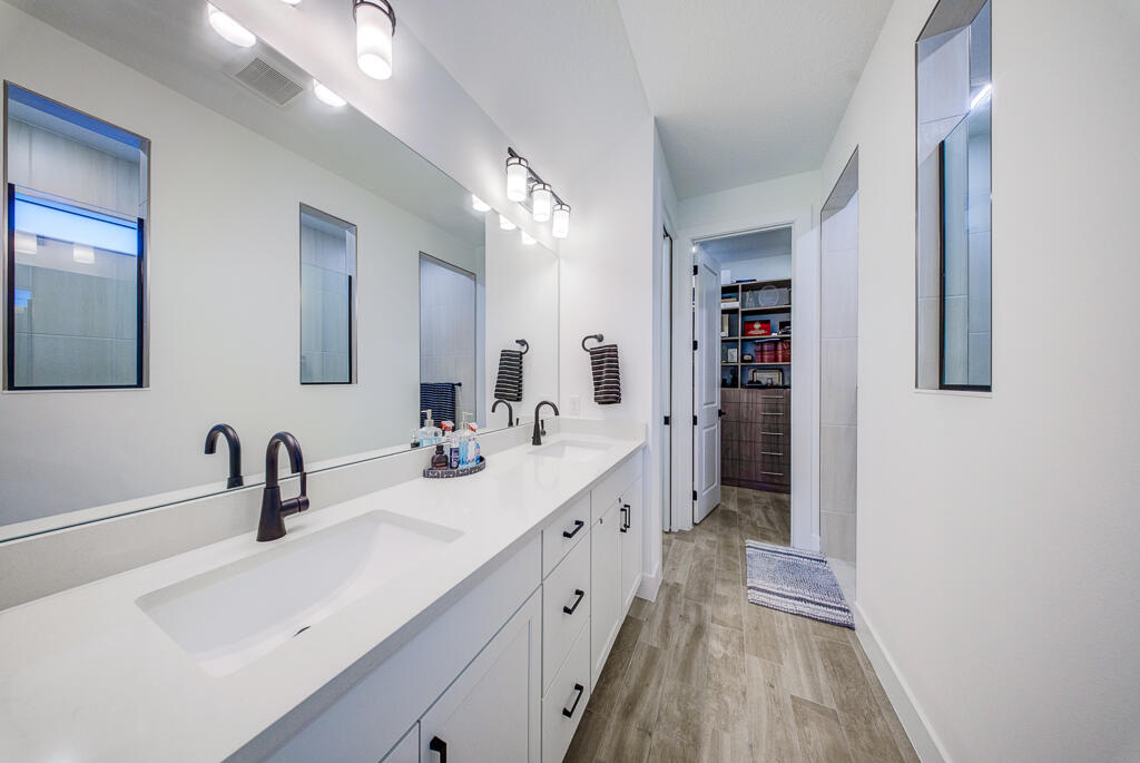 HENDRIX RESERVE - Residential