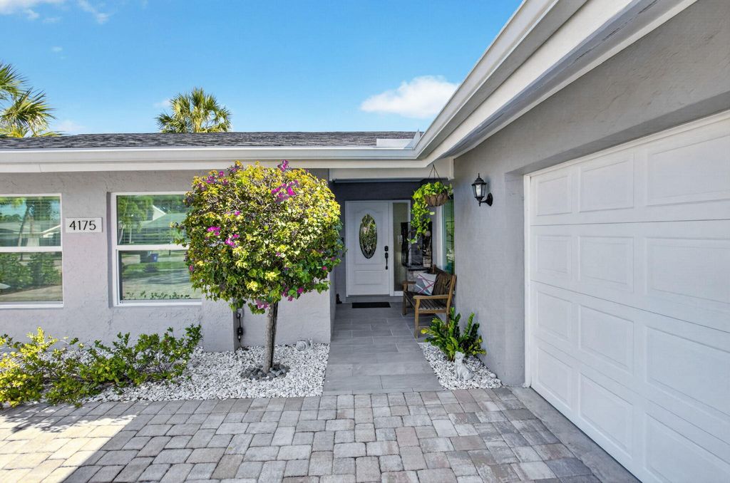 Photo of 4175 Bay Laurel Way, Boca Raton, FL 33487 (MLS # B26026585)