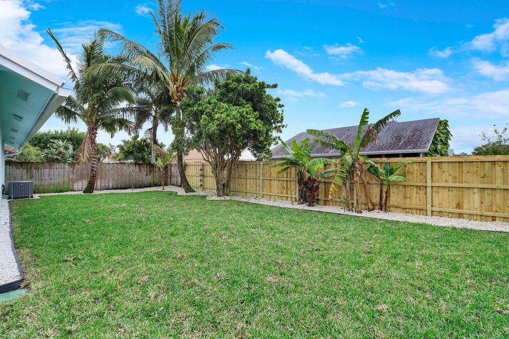 Photo of 151 Wandering Trail, Jupiter, FL 33458 (MLS # R11055184)