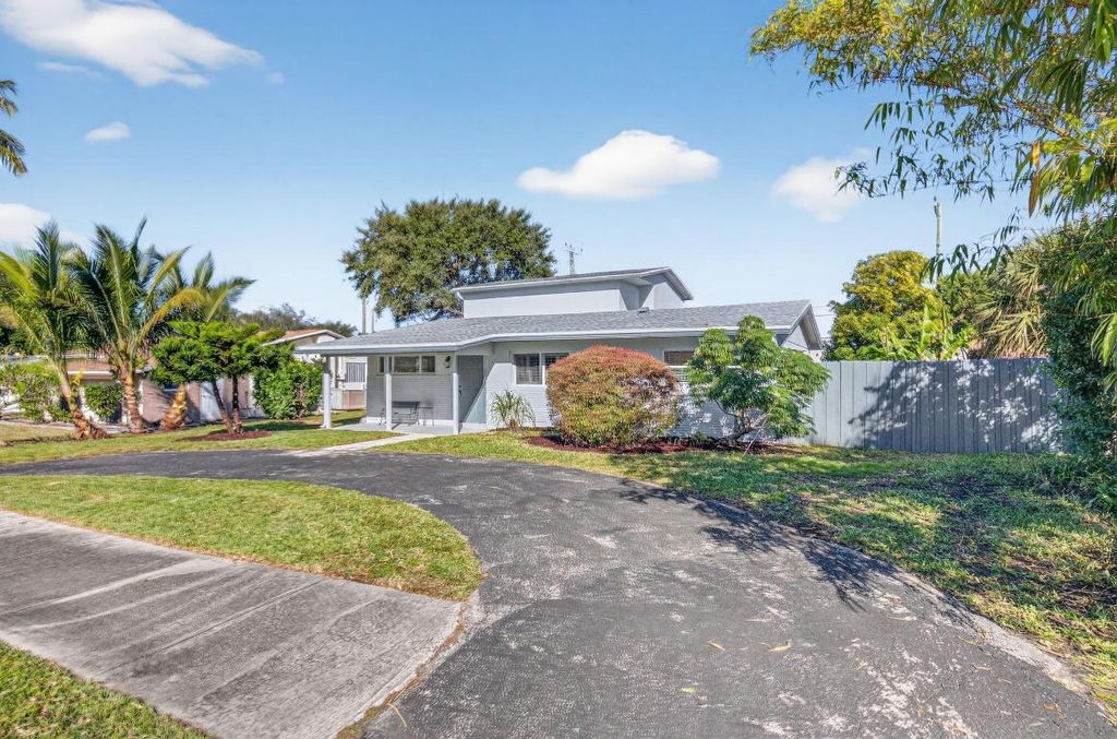 Photo of 379 NW 23rd Street, Boca Raton, FL 33431 (MLS # R11155943)