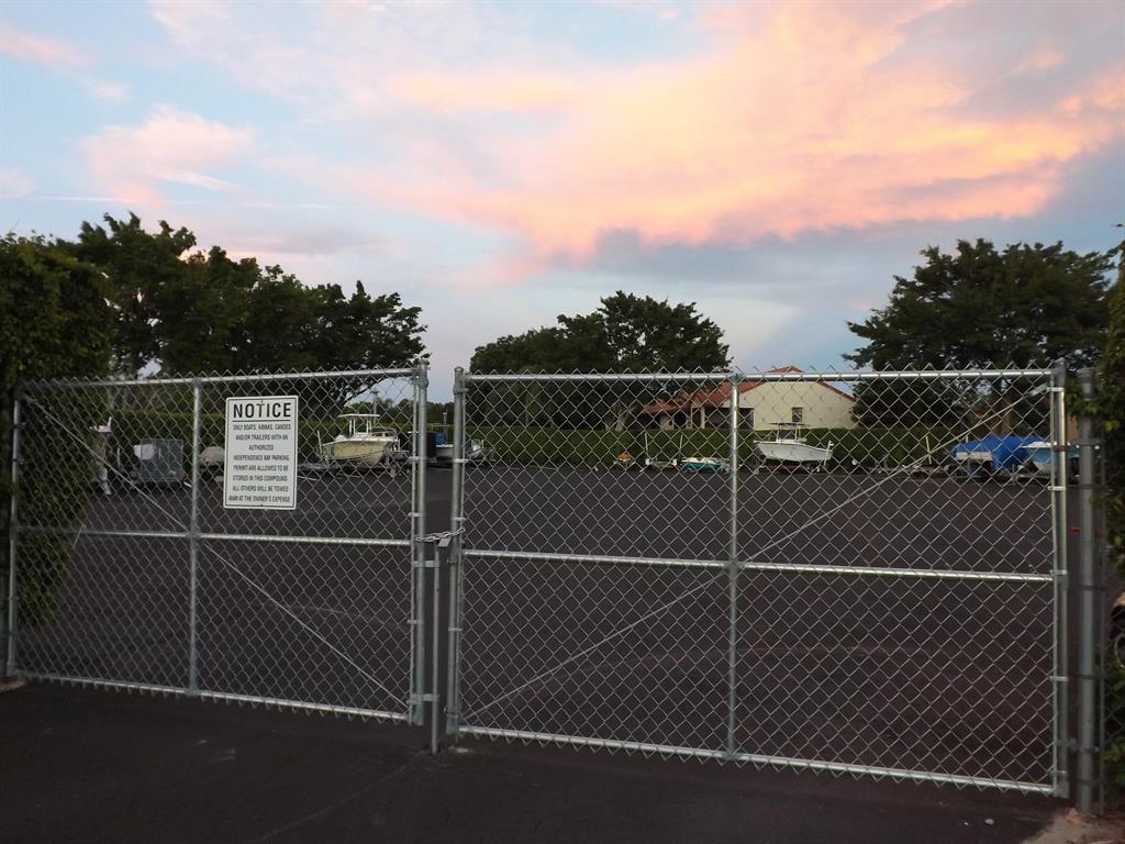 DIPLOMAT SQUARE CONDO - Residential