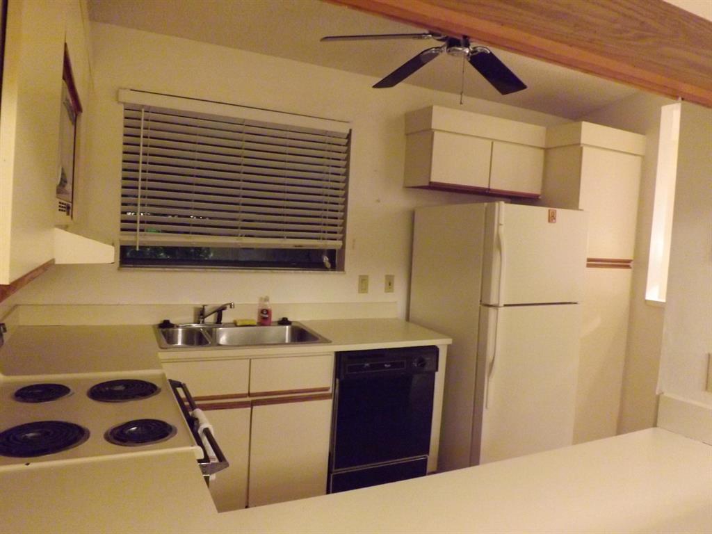 DIPLOMAT SQUARE CONDO - Residential