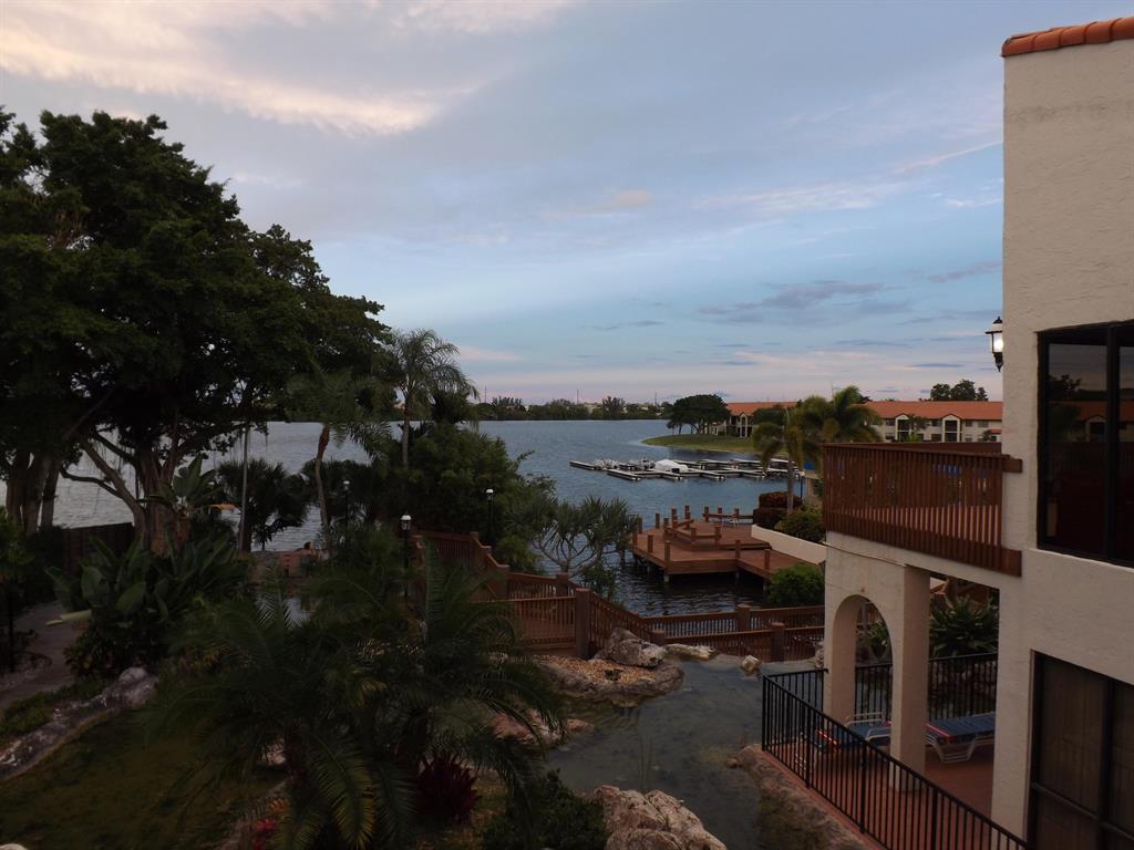 DIPLOMAT SQUARE CONDO - Residential