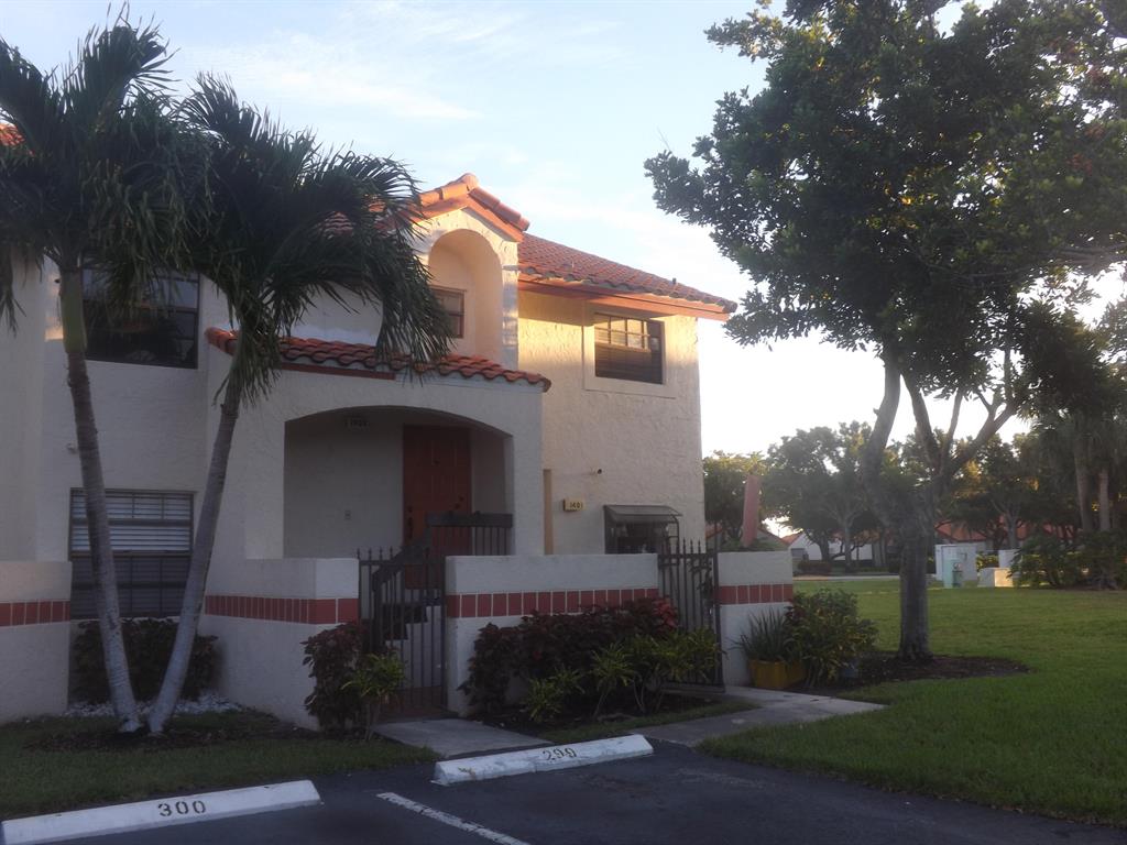 DIPLOMAT SQUARE CONDO - Residential