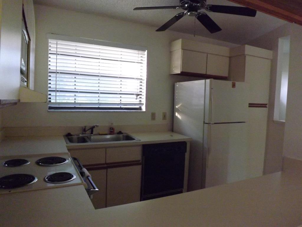 DIPLOMAT SQUARE CONDO - Residential