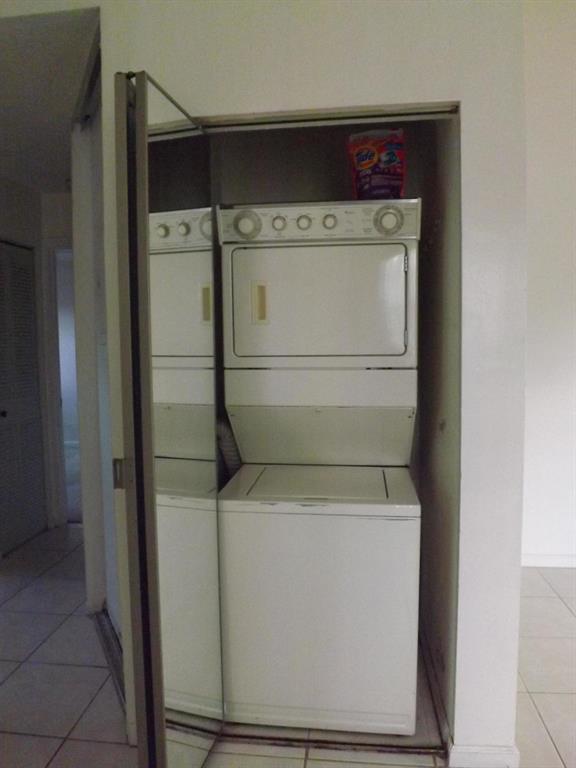 DIPLOMAT SQUARE CONDO - Residential